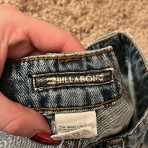 Billabong Jean Shorts - Picture 3 of 3